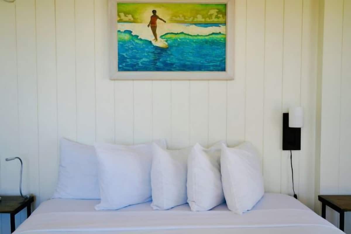 1 bedroom, in-room safe, cribs/infant beds, bed sheets