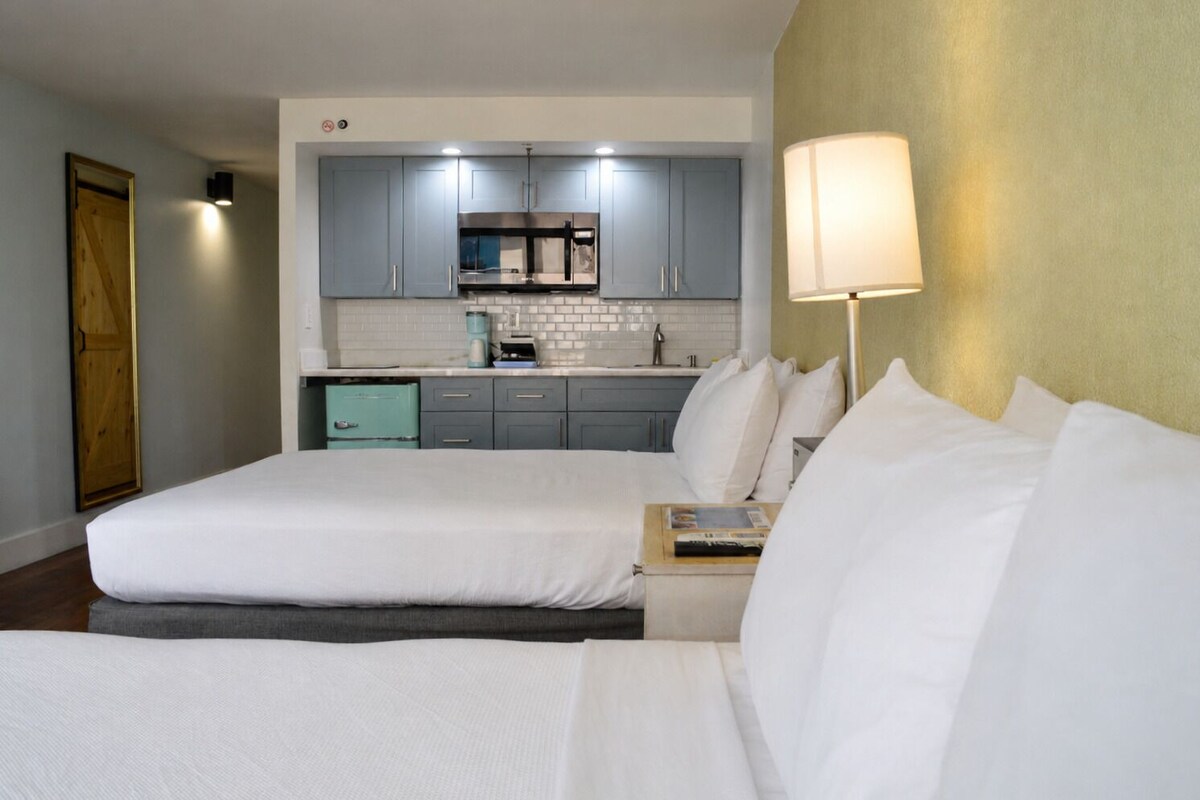 Habitación Premium, cocina básica | Caja fuerte, cunas (de pago), wifi gratis y ropa de cama