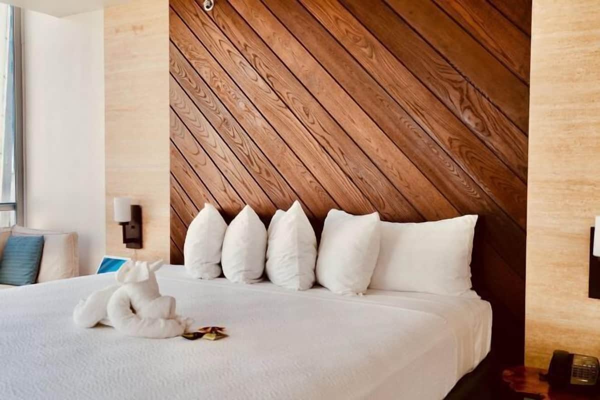 1 bedroom, in-room safe, cribs/infant beds, bed sheets