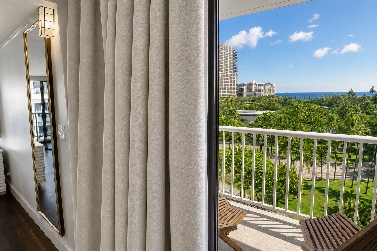 Premium Kalakaua Haus Oceanview Two Lanai | Beach/ocean view