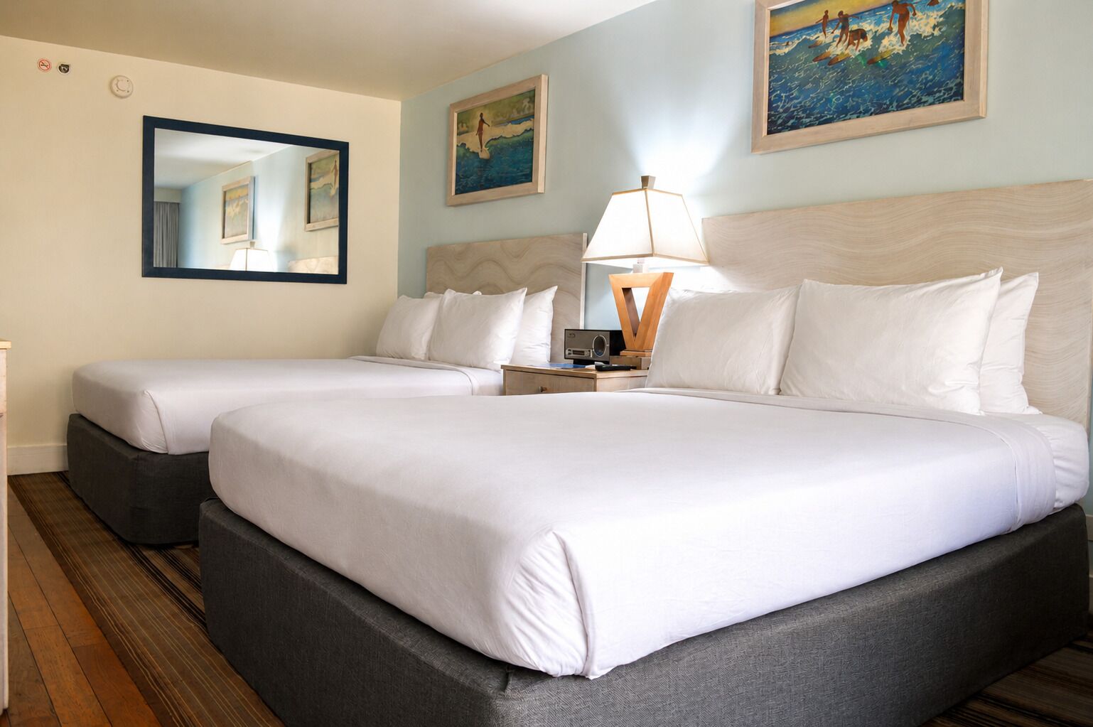 Ali'i Waikiki Two Queen | In-room safe, cribs (surcharge), WiFi (free), bed sheets
