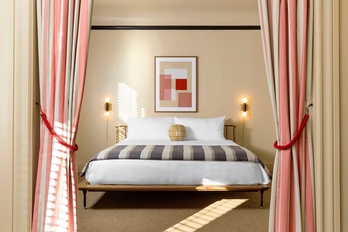 Egyptian cotton sheets, premium bedding, pillow-top beds, minibar