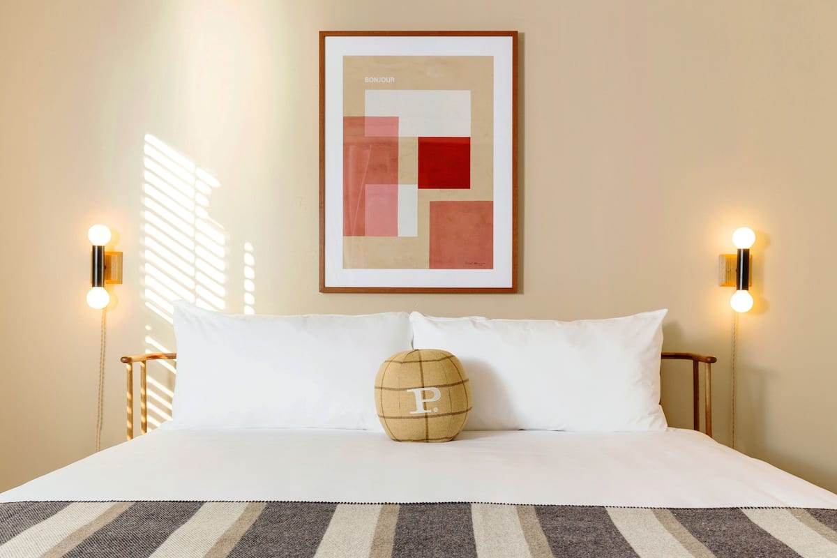 Egyptian cotton sheets, premium bedding, pillow-top beds, minibar