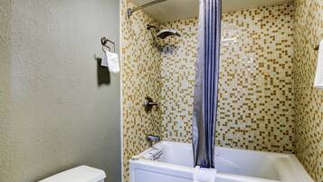 Chuveiro/banheira combinados, produtos de toalete grátis