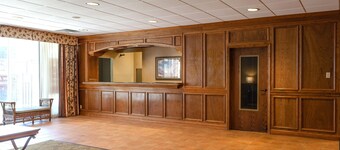 Red Roof Inn & Suites DeKalb