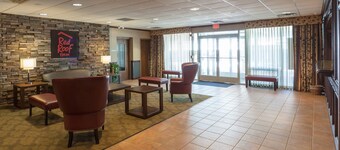 迪卡爾布紅屋頂套房飯店