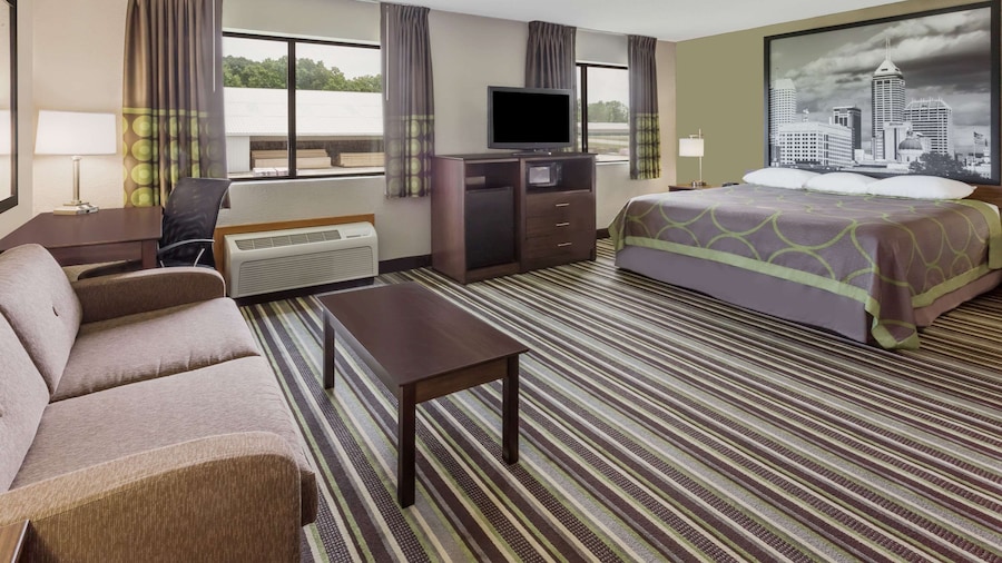 Super 8 by Wyndham Plymouth