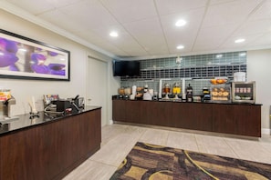 Petit déjeuner continental compris en semaine