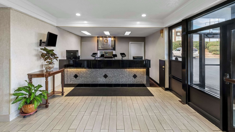 Quality Inn Marietta near Dobbins ARB