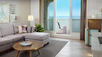 Premier-Zimmer, 1 King-Bett, Meerseite | Wohnbereich | 42-Zoll-Flachbildfernseher mit Kabelempfang, Smart-TV, Pay-TV