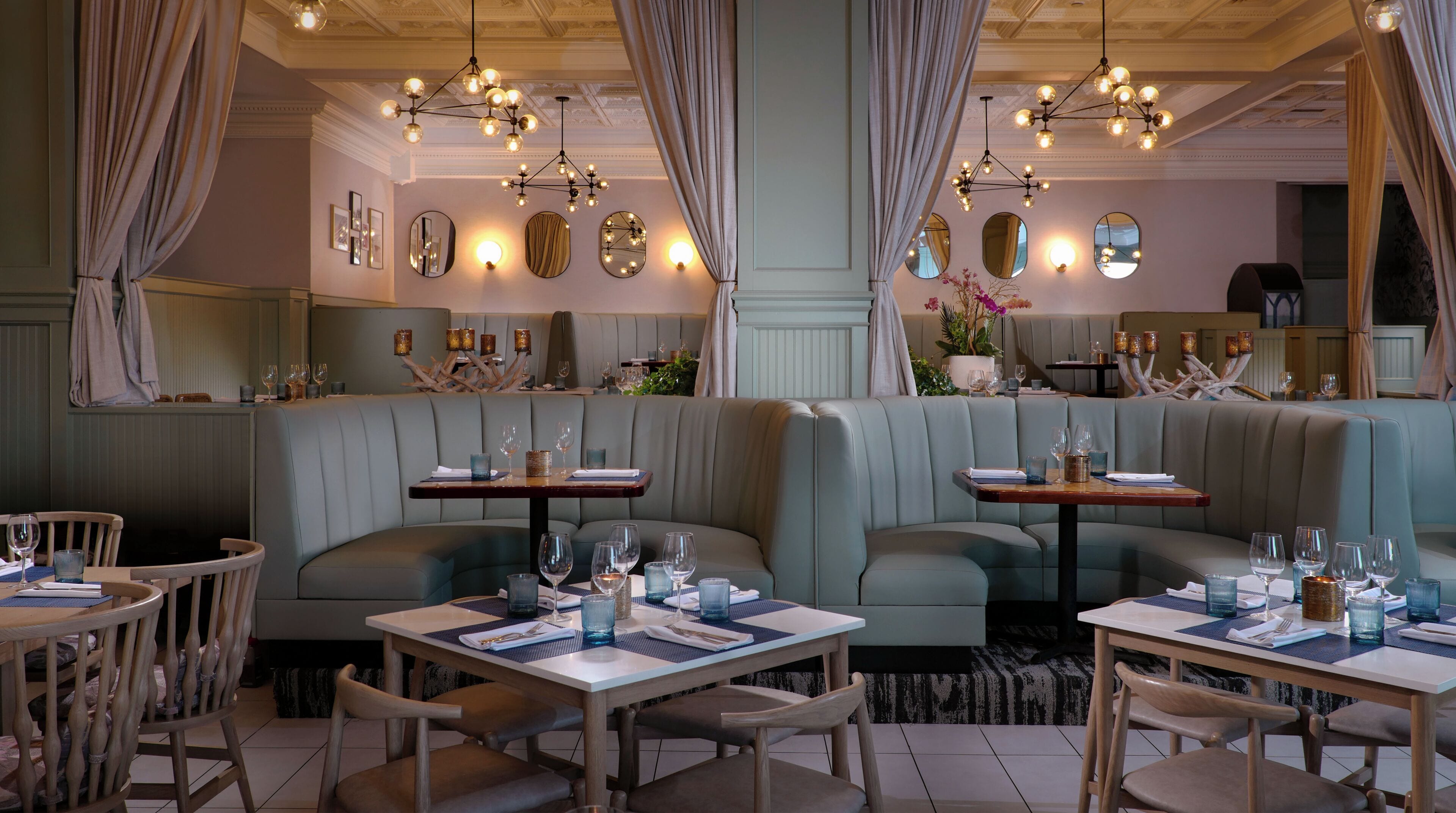 2 restaurants, breakfast, lunch, dinner served; american cuisine