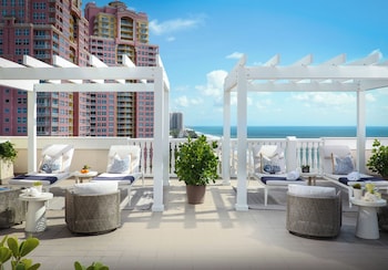 Spa tub, body treatments, hydrotherapy, aromatherapy, hot stone massages at Pelican Grand Beach Resort - A Noble House Resort