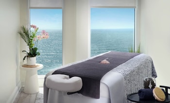 Spa tub, body treatments, hydrotherapy, aromatherapy, hot stone massages at Pelican Grand Beach Resort - A Noble House Resort