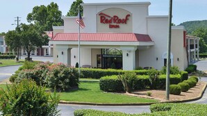 Exterior - Red Roof Inn Dalton (Dalton)