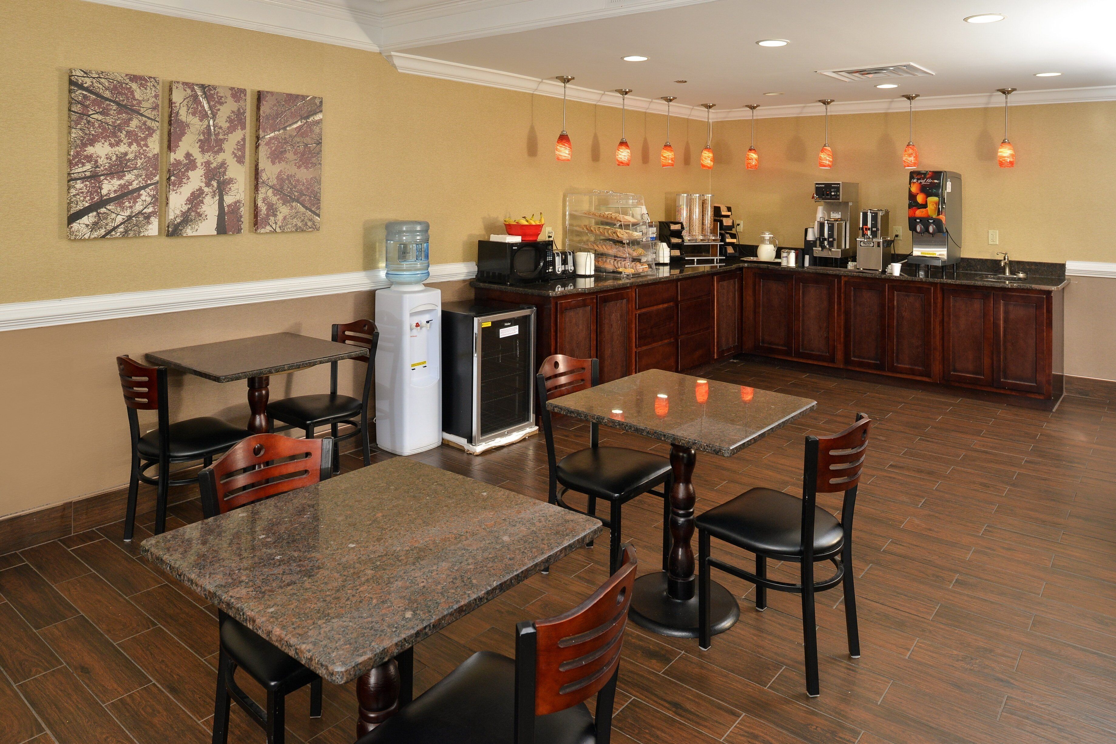 Bao gồm bữa sáng mang đi hàng ngày 