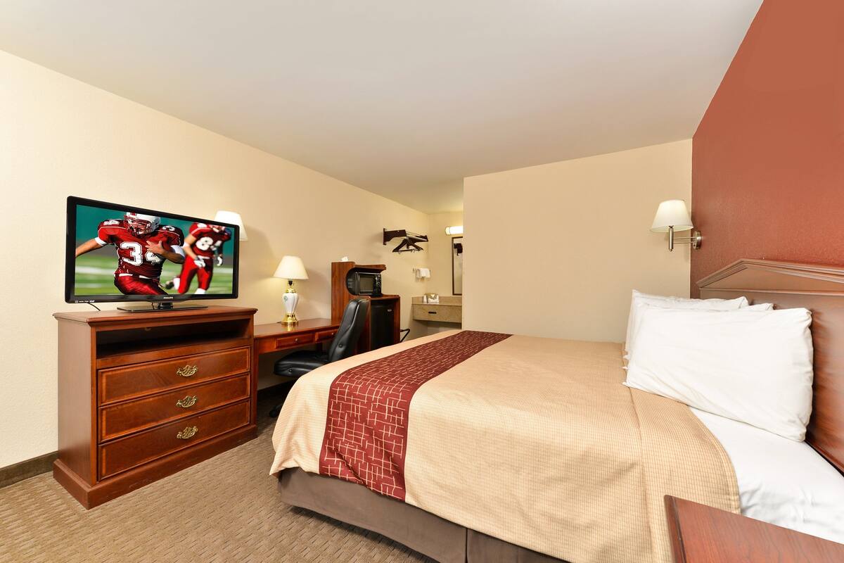 Desk, laptop workspace, blackout drapes, WiFi (free)