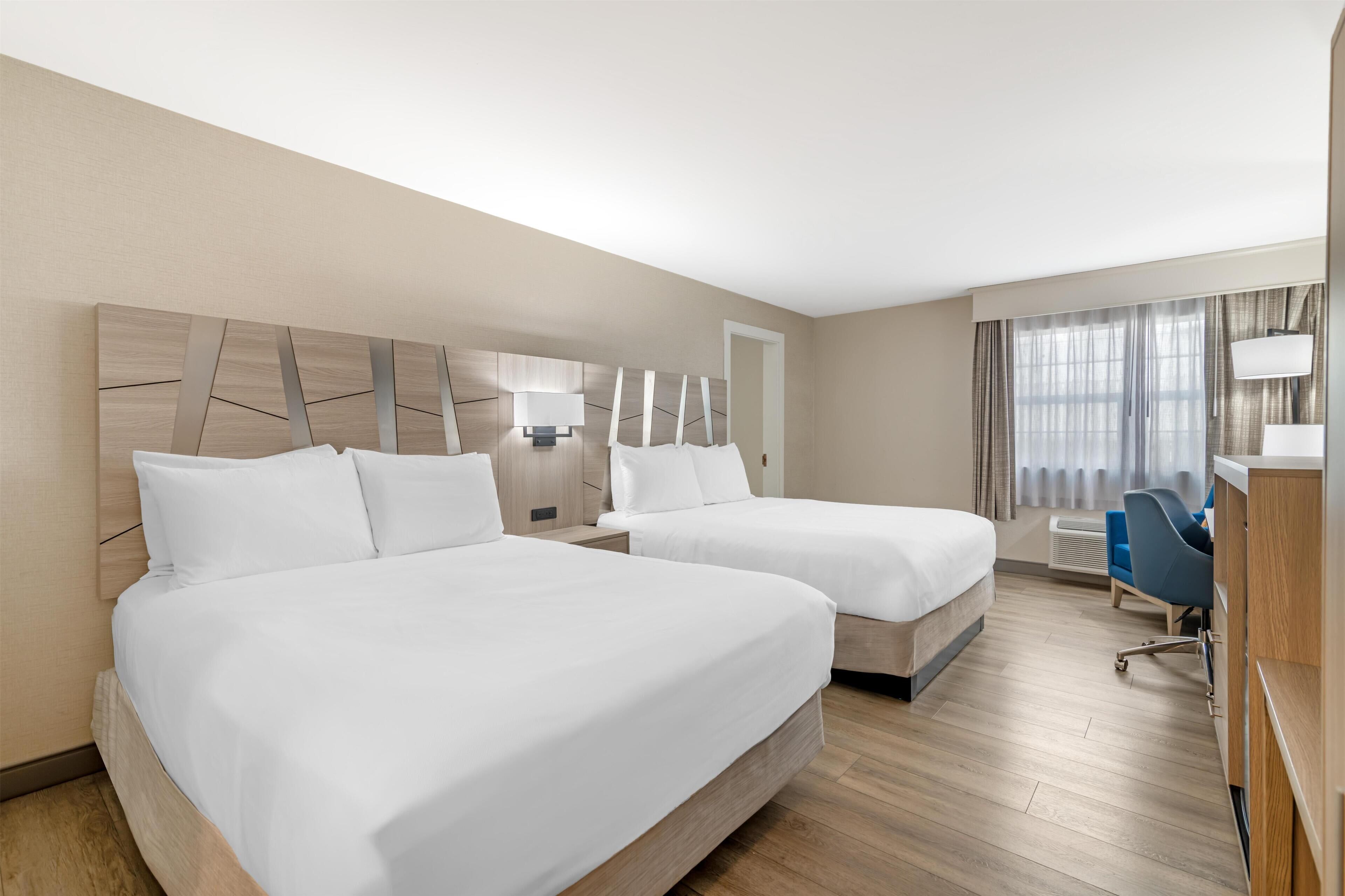 Suite, Multiple Beds, Non Smoking, Refrigerator & Microwave (1st Floor)