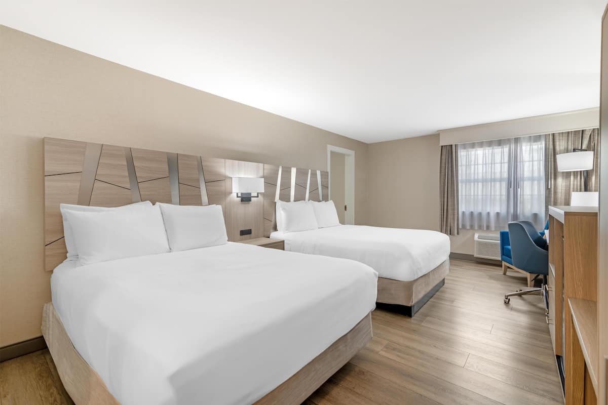 Suite, Multiple Beds, Non Smoking, Refrigerator & Microwave (1st Floor)