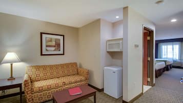 Individually furnished, desk, iron/ironing board, WiFi