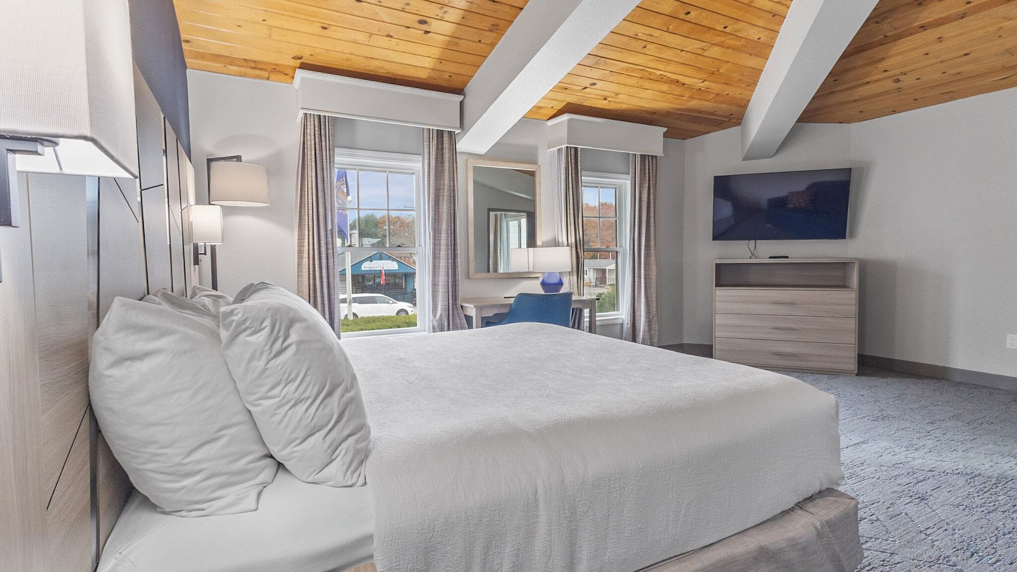 Individually furnished, desk, iron/ironing board, WiFi