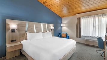 Standard Room, 1 King Bed, Non Smoking, Refrigerator & Microwave | Individually furnished, desk, iron/ironing board, WiFi