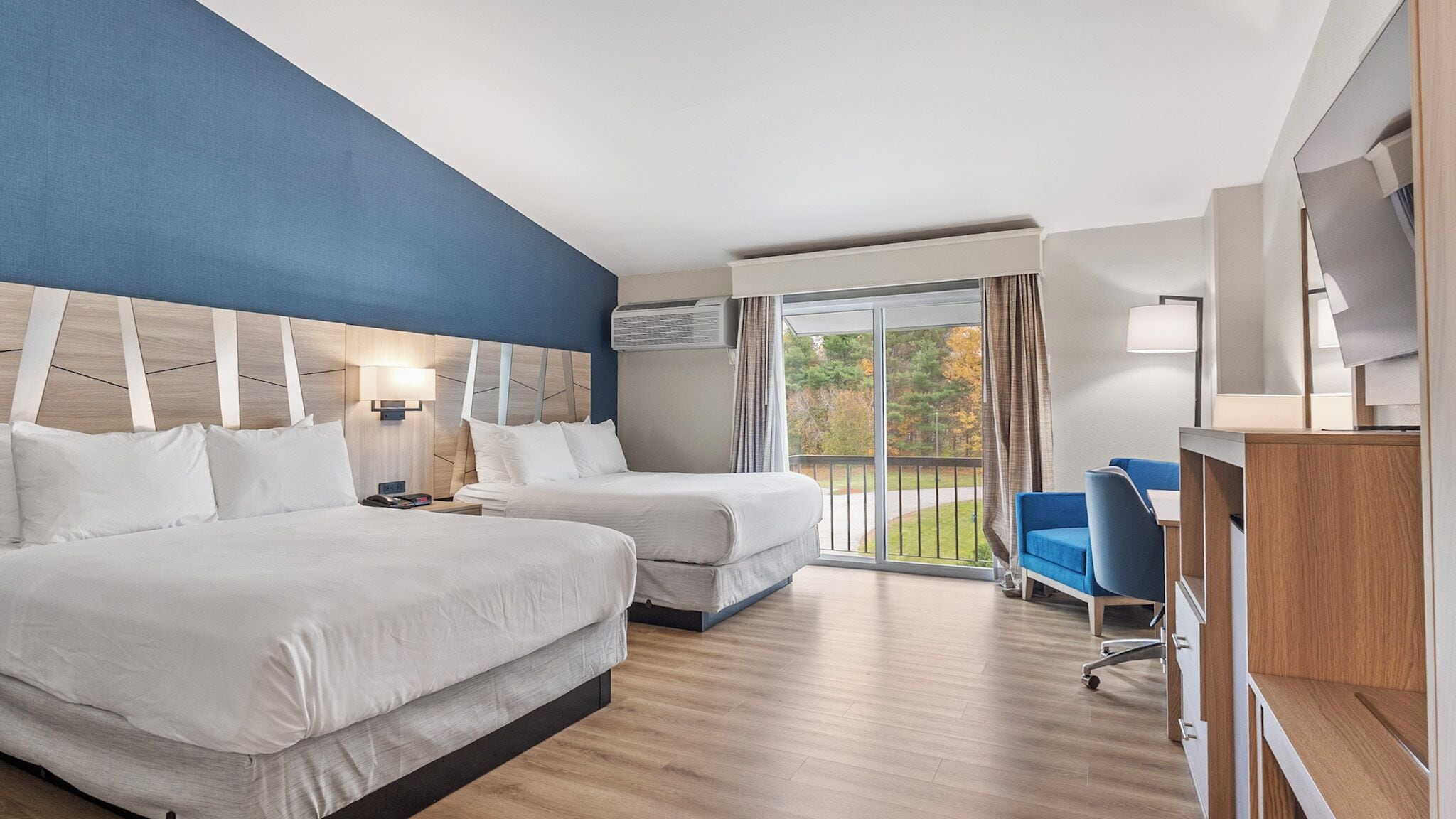 Individually furnished, desk, iron/ironing board, WiFi