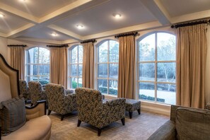 Couples treatment rooms, body treatments, hydrotherapy, aromatherapy