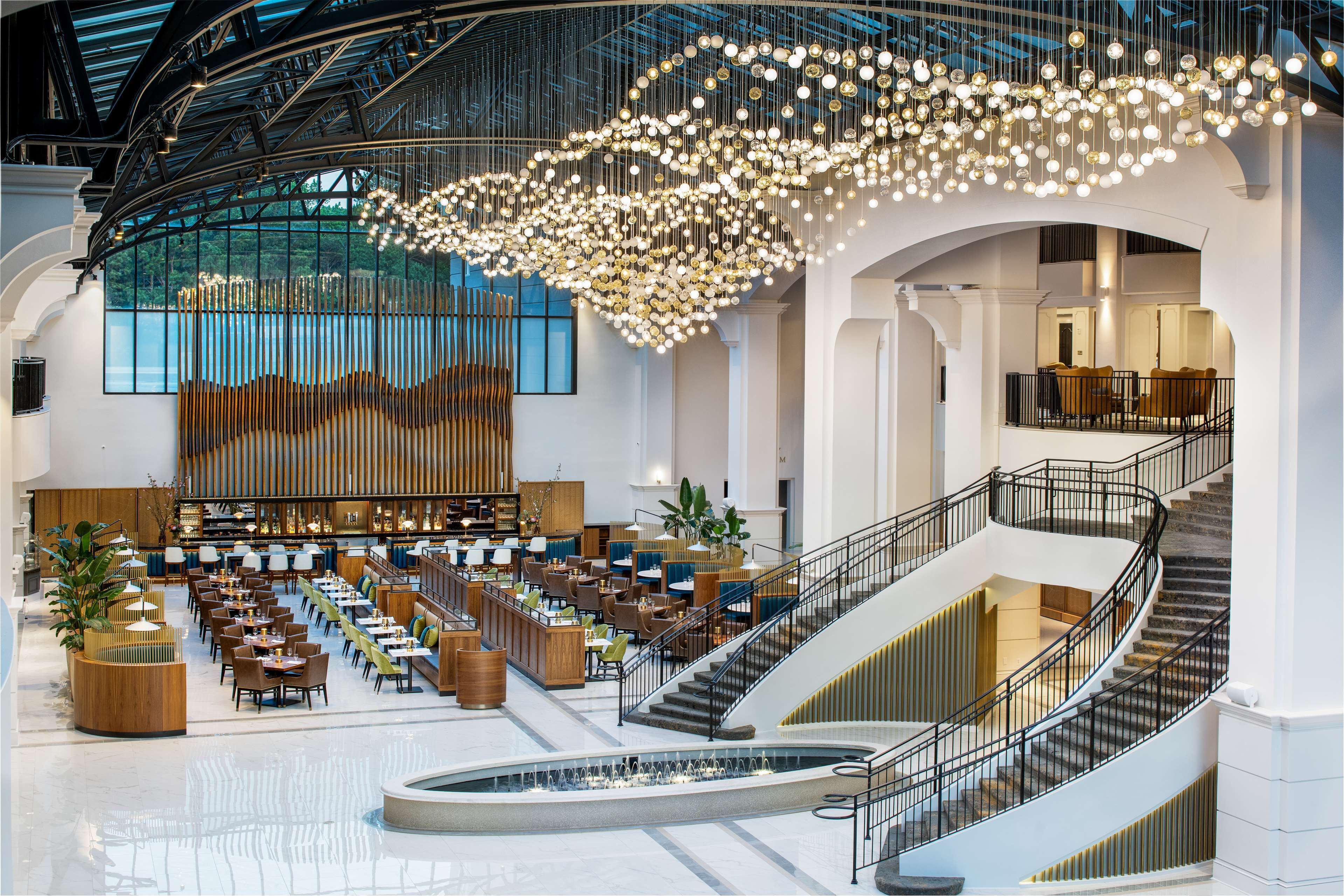 7 restaurants, breakfast, lunch, dinner served; American cuisine