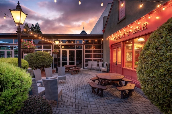 7 restoran, kahvaltı, öğle yemeği sunulur, Amerika mutfağı