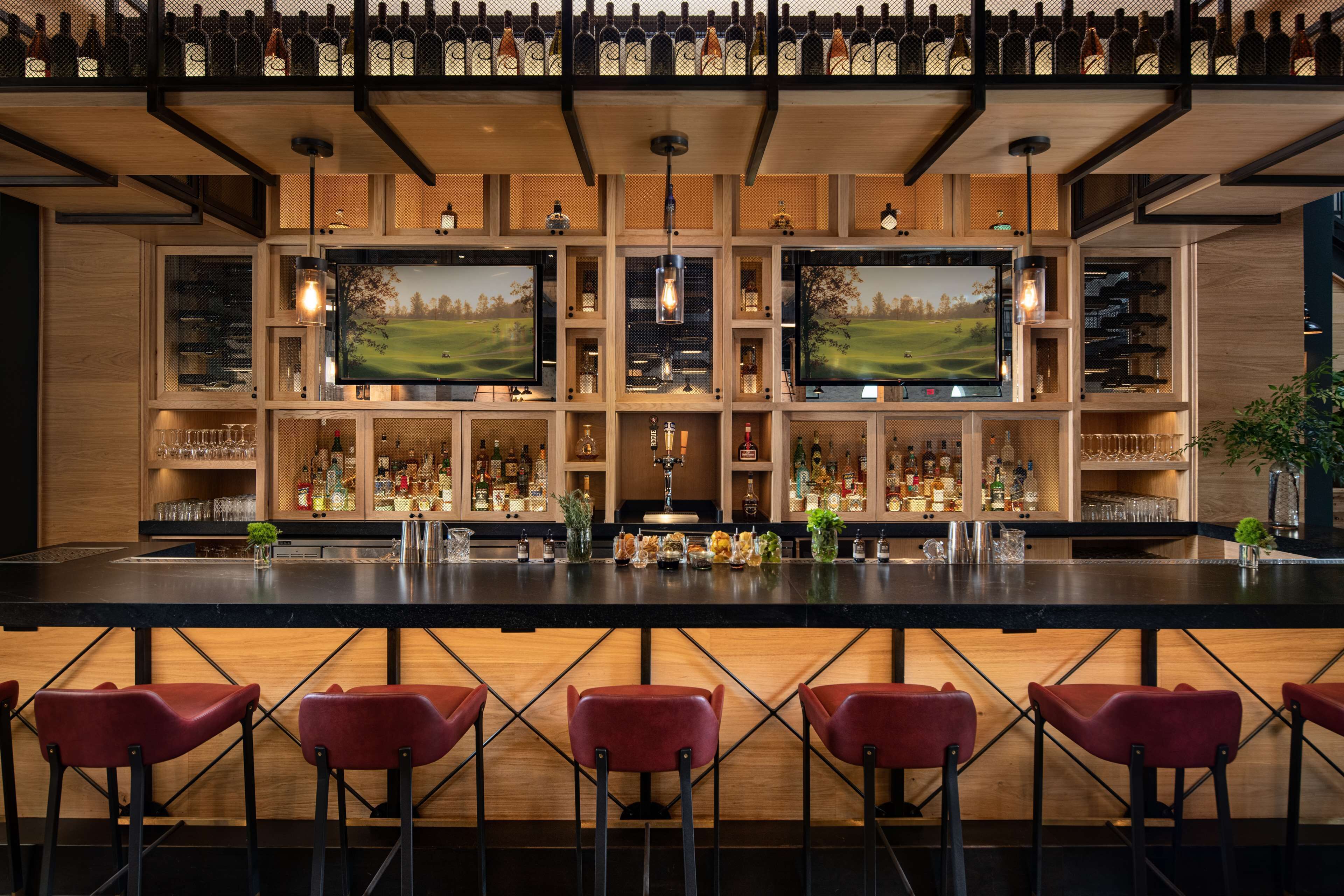 7 restaurants, breakfast, lunch, dinner served; american cuisine