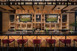 7 restaurants; breakfast, lunch, dinner and brunch served  - Chateau Elan (Braselton)