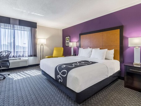 La Quinta Inn Suites by Wyndham Miami Airport East - Image 20