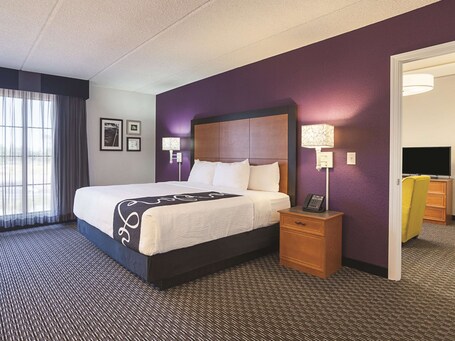 La Quinta Inn Suites by Wyndham Miami Airport East - Image 23