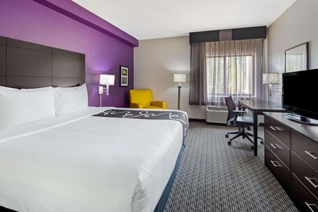 La Quinta Inn Suites by Wyndham Miami Airport East - Image 48