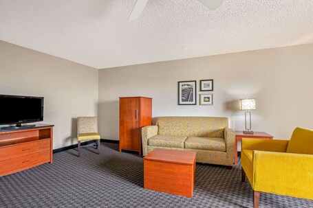 La Quinta Inn Suites by Wyndham Miami Airport East - Image 39