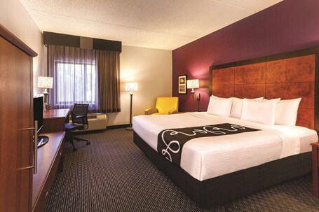 La Quinta Inn Suites by Wyndham Miami Airport East - Image 57