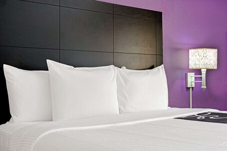 La Quinta Inn Suites by Wyndham Miami Airport East - Image 22