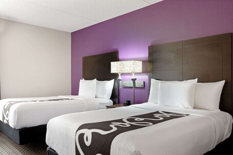 La Quinta Inn Suites by Wyndham Miami Airport East - Image 21