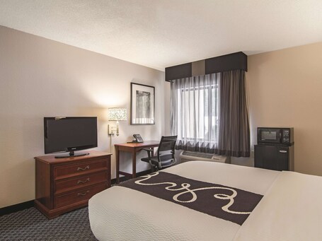 La Quinta Inn Suites by Wyndham Miami Airport East - Image 63