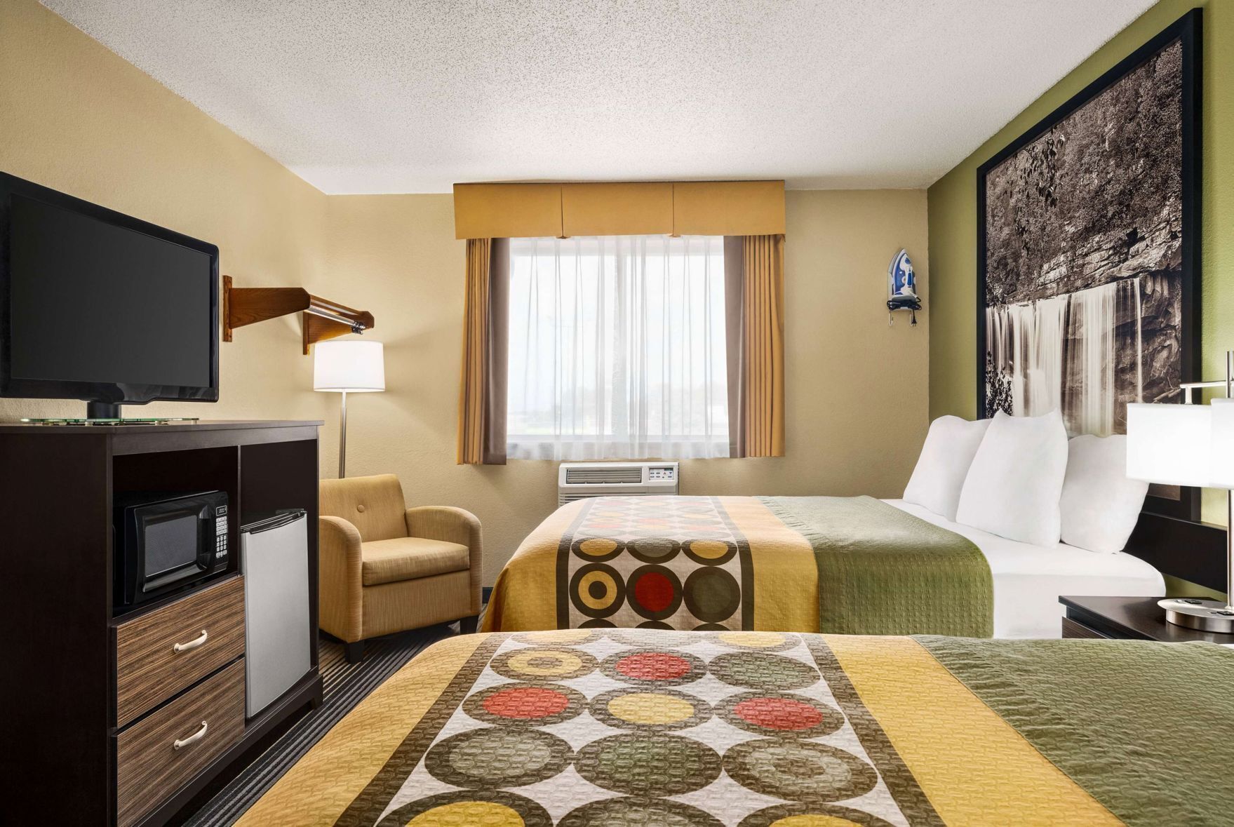 Desk, free cots/infant beds, rollaway beds, free WiFi
