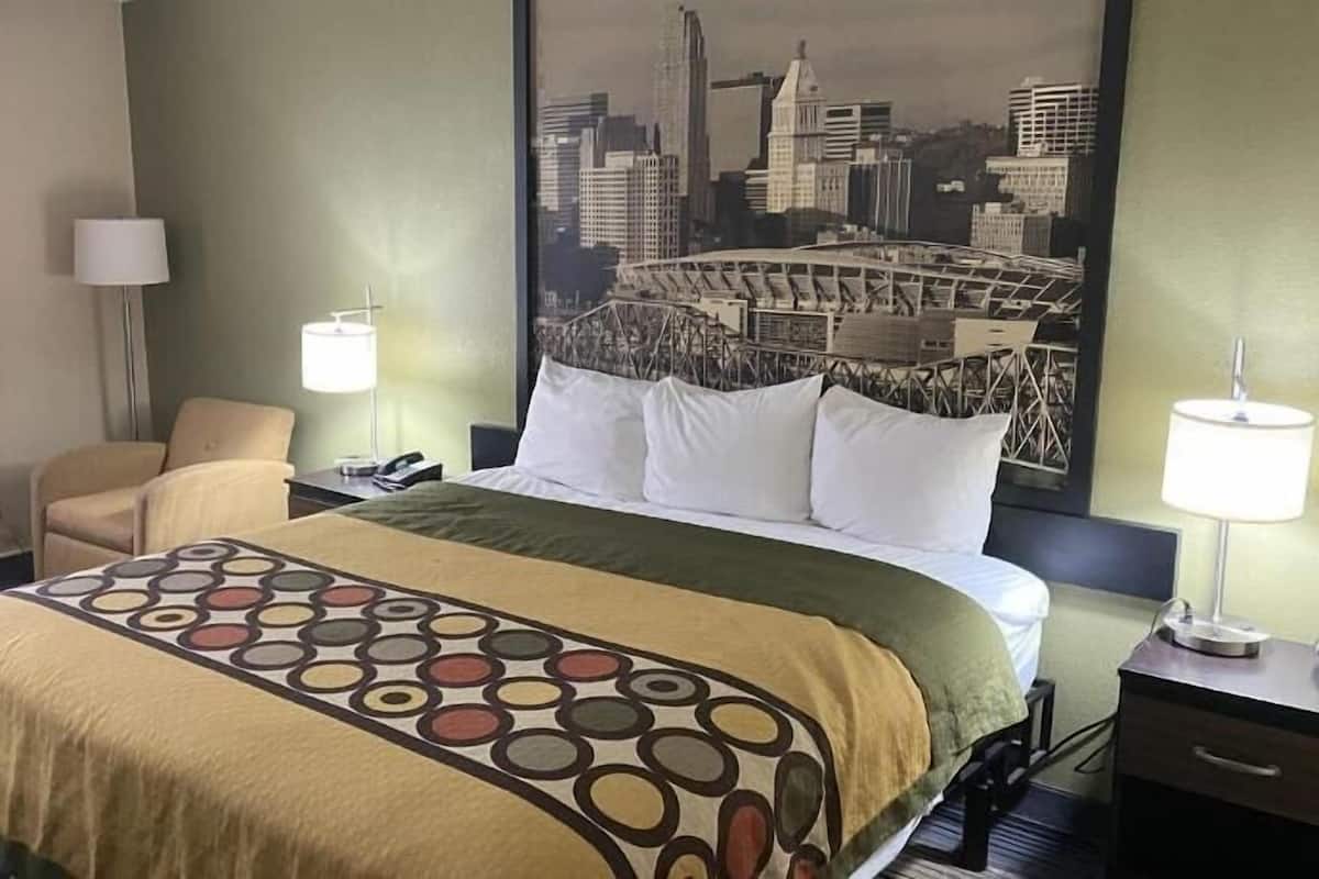 Desk, free cribs/infant beds, rollaway beds, free WiFi