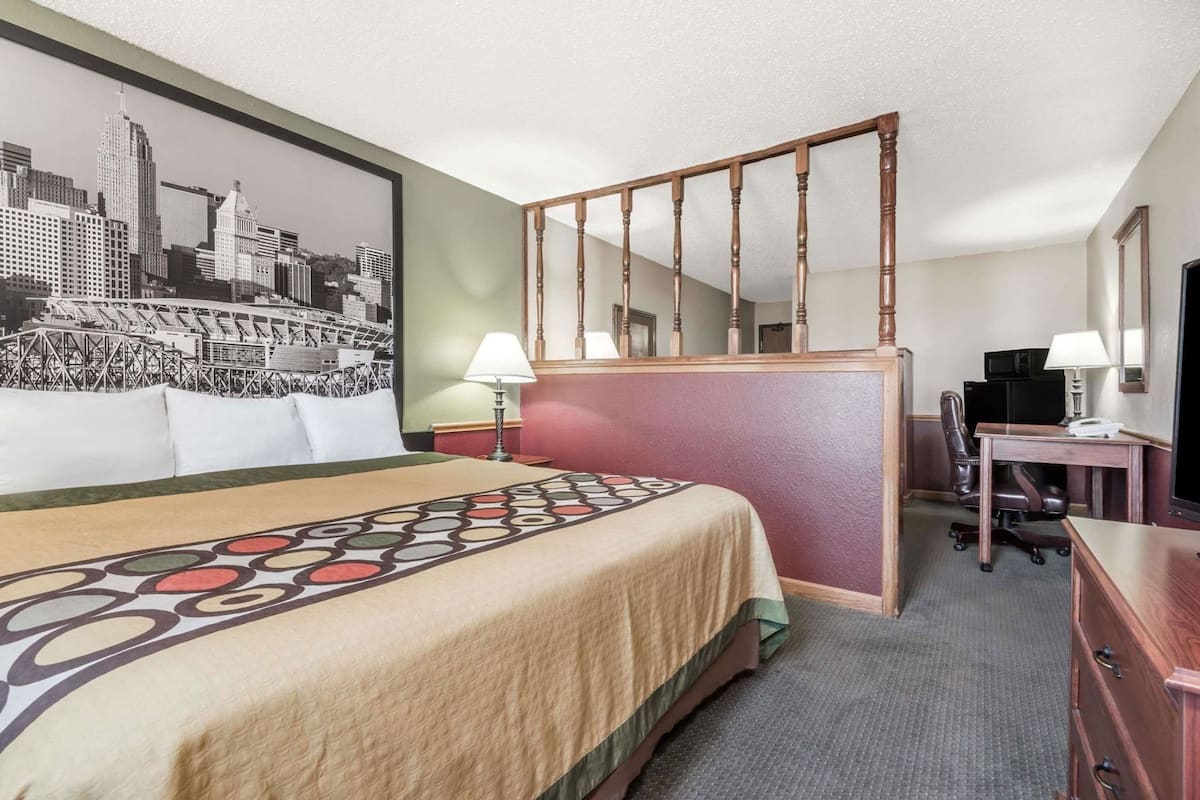 Desk, free cribs/infant beds, rollaway beds, free WiFi