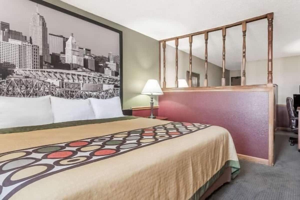 Desk, free cribs/infant beds, rollaway beds, free WiFi