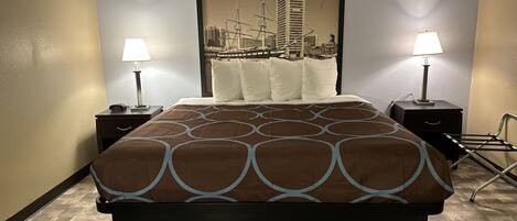 Escritorio, tabla de planchar con plancha, cunas gratuitas y wifi gratis