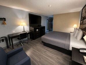 In-room safe, desk, iron/ironing board, free WiFi - Super 8 by Wyndham Lexington Park/California Area (California)