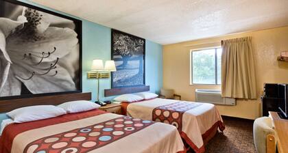 Super 8 by Wyndham Lexington Park/California Area