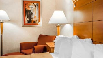 Escritorio, tabla de planchar con plancha y cunas gratuitas