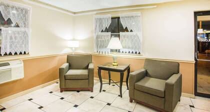 Super 8 by Wyndham Harrisonburg