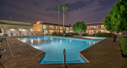 Independence 47 Hotel