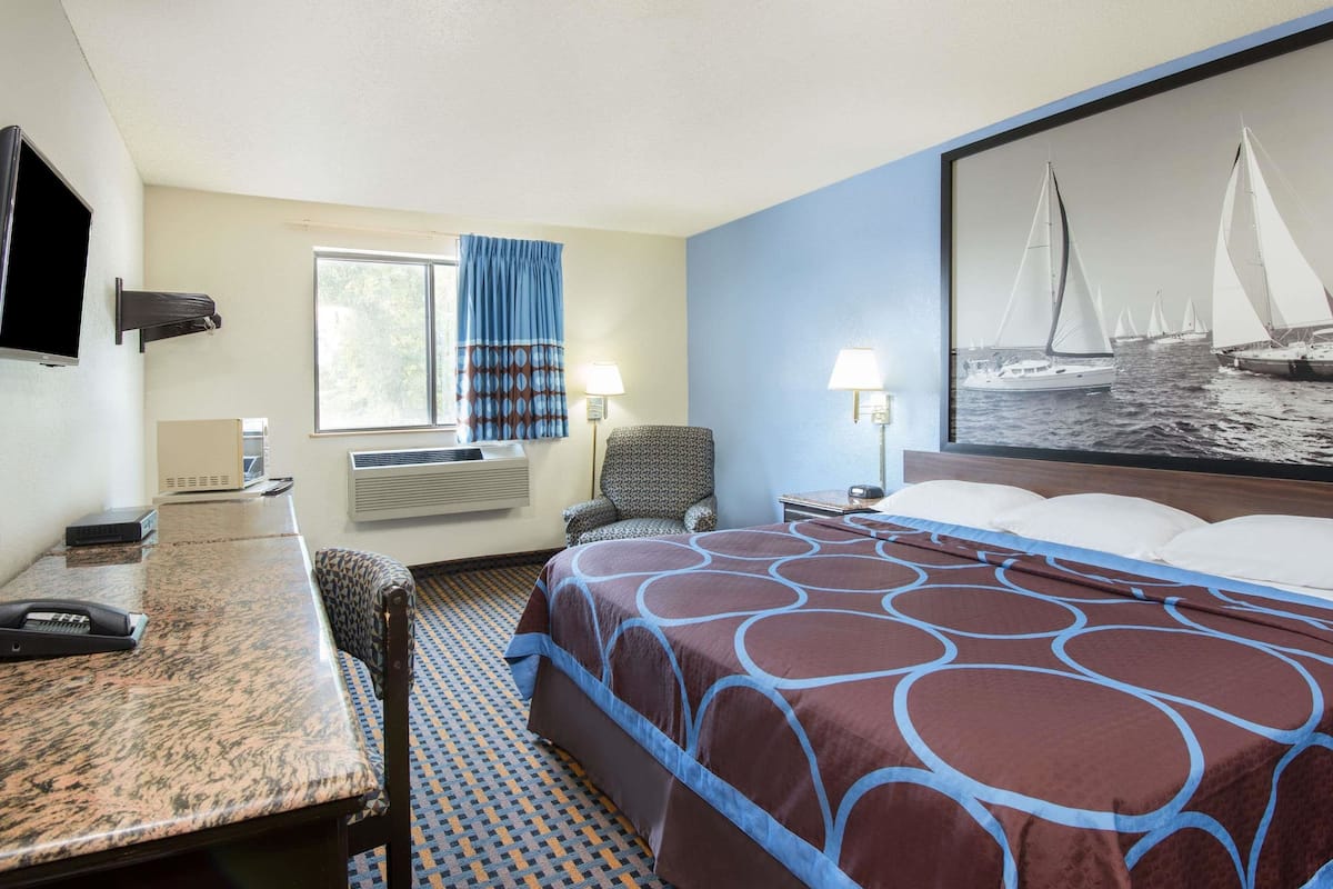Desk, free WiFi, bed sheets